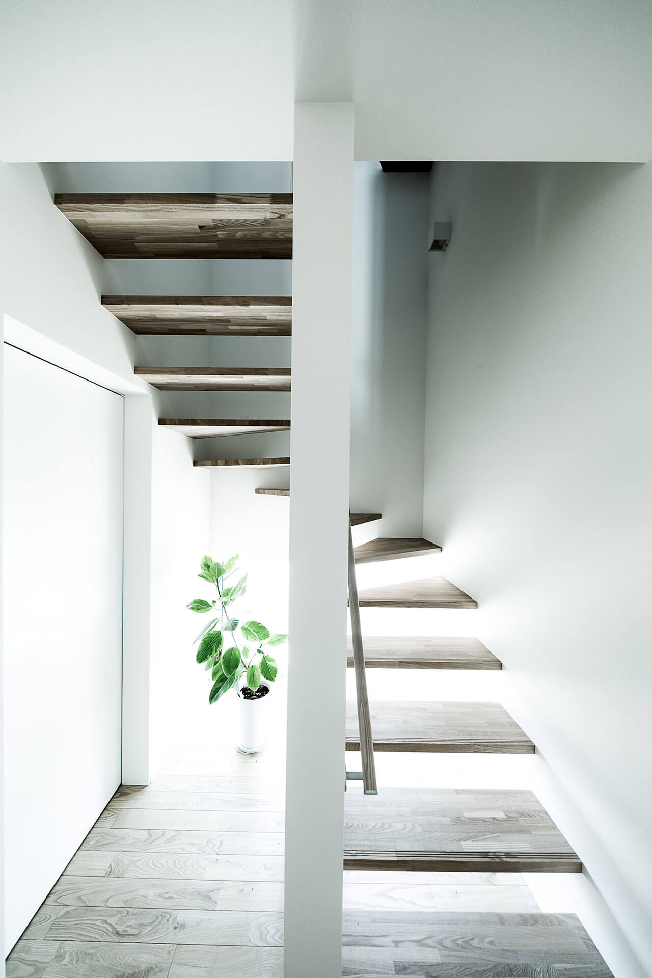 二階リビングの開放発想 浜松市の注文住宅 工務店 都田建設 平屋 ガレージ 和モダンの実績多数